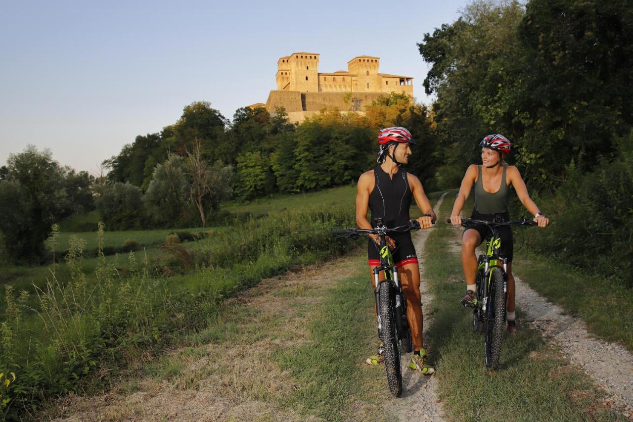 La Locanda del Borgo Torrechiara Exterior foto